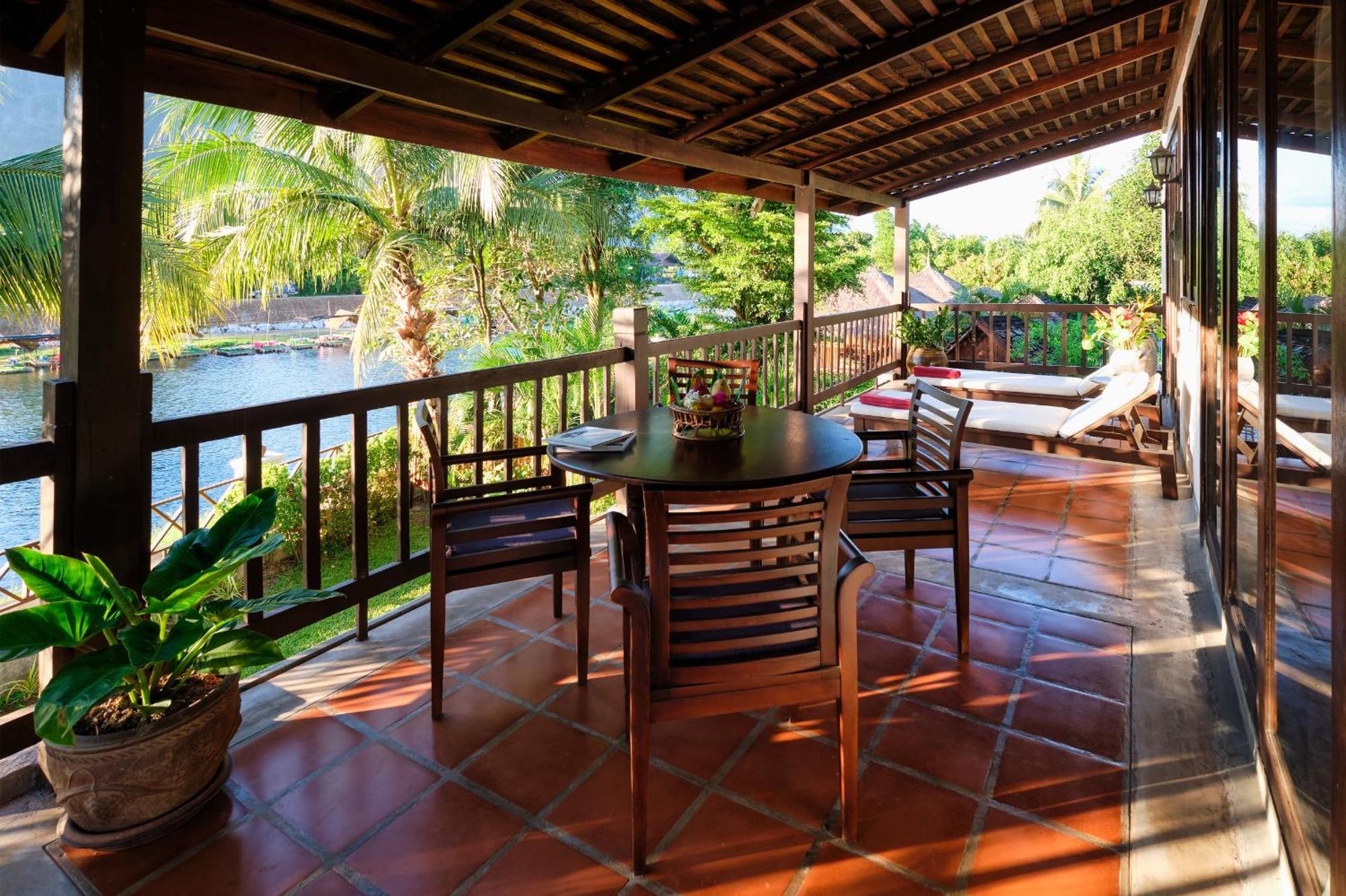 Riverside Boutique Resort, Vang Vieng Exterior photo